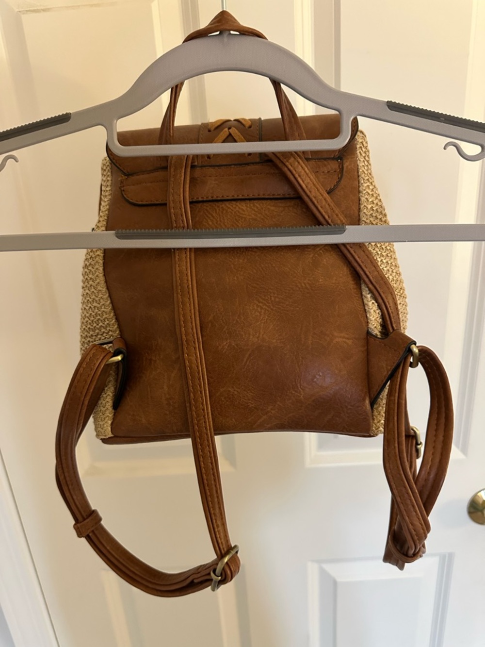Raffia and Vegan Leather Backpack - Picture 11 of 16